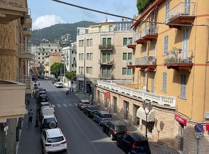 Гостевой дом Gialla Ridi Che Ti Passa 4*