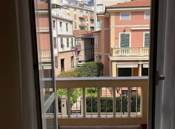 Гостевой дом Gialla Ridi Che Ti Passa