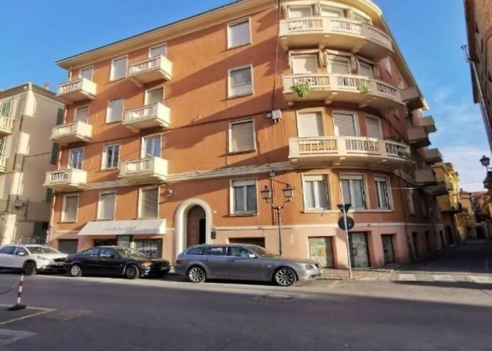 Gialla Ridi Che Ti Passa Alassio