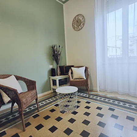 Gialla Ridi Che Ti Passa